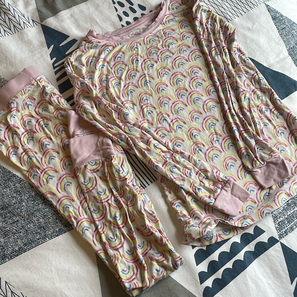 Rainbow little sleepies pjs size 5/6